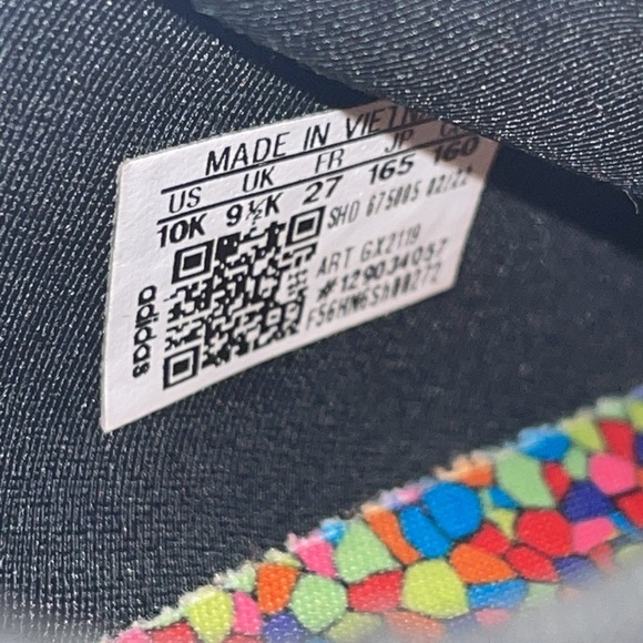 Adidas NMD R1 Unisex 10K Athletic Sneaker - Black Mosaic. - Picture 8 of 8